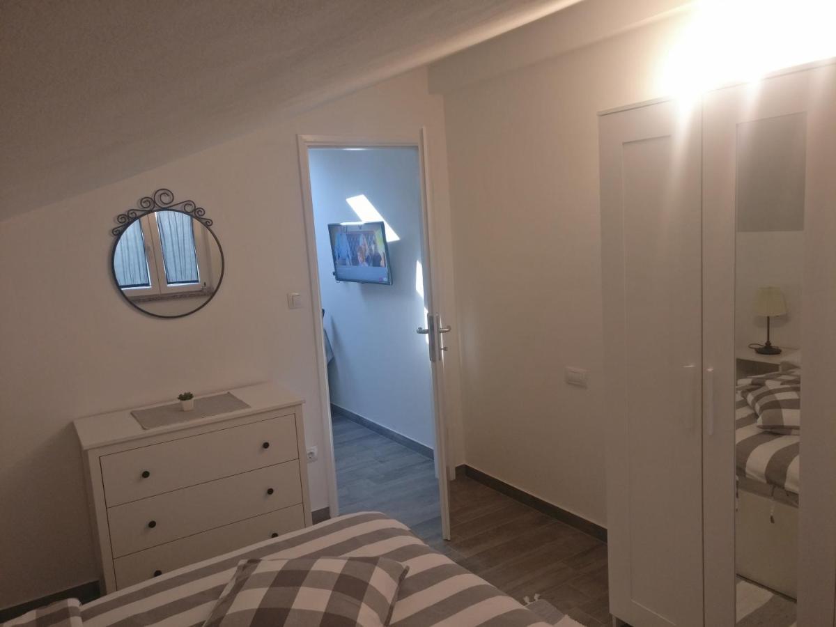 Apartmani Popovic Porec Bagian luar foto